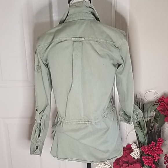 Kendall and Kylie Shirt - Picture 3 of 7